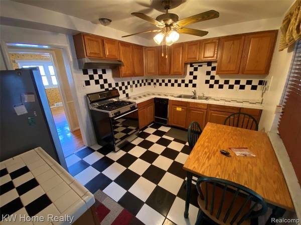 18635 San Diego Boulevard, Lathrup Village, MI 48076