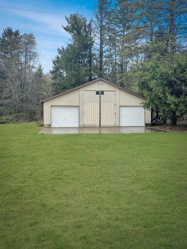 3230 Lakeview Drive, Allegan, MI 49010
