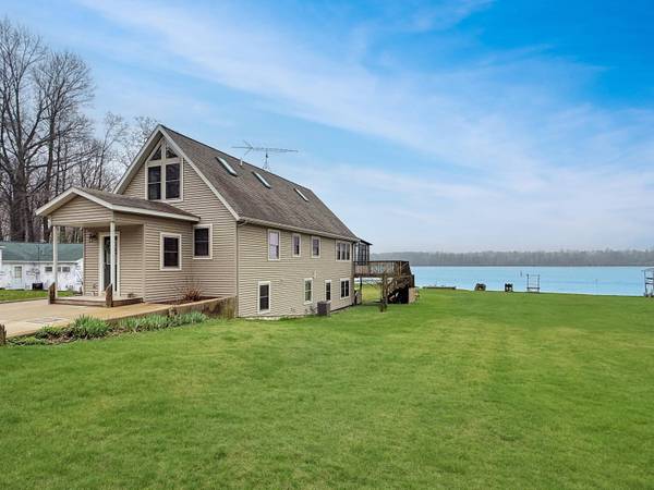 3230 Lakeview Drive, Allegan, MI 49010