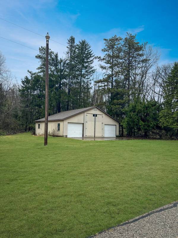 3230 Lakeview Drive, Allegan, MI 49010