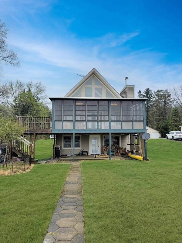 3230 Lakeview Drive, Allegan, MI 49010
