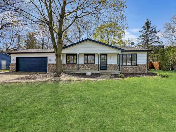 6160 Del Cano SE Drive, Grand Rapids, MI 49546