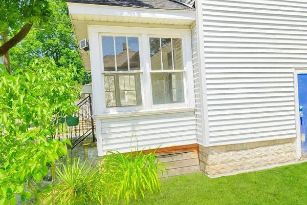 1517 James Street, Kalamazoo, MI 49001