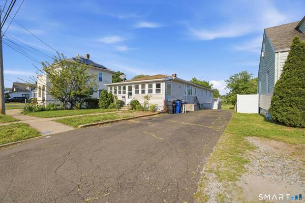 83 Prospect Pl Extension, East Haven, CT 06512