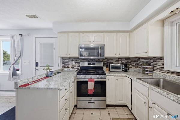 83 Prospect Pl Extension, East Haven, CT 06512