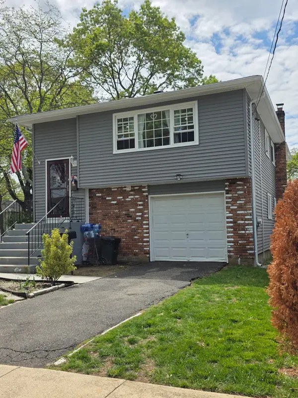 142 Gormley Ave, Roosevelt, NY 11575-2448
