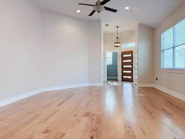 7208 Lysander CT, Austin, TX 78741