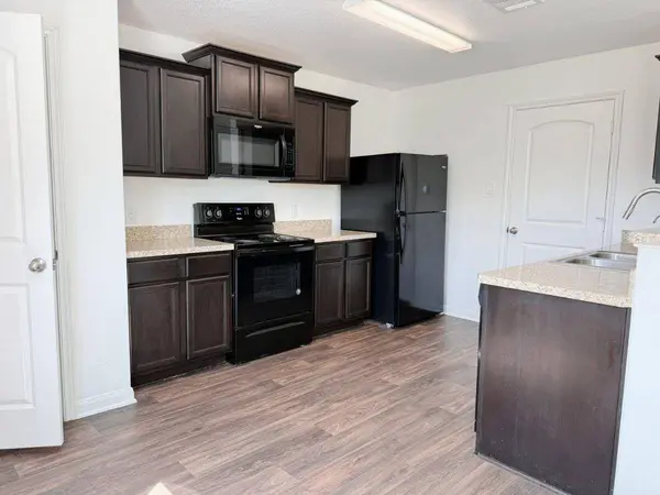 3000 Cressler LN, Jarrell, TX 76537
