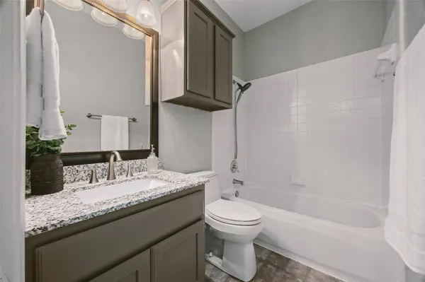 2400 Dunes DR, Pflugerville, TX 78660