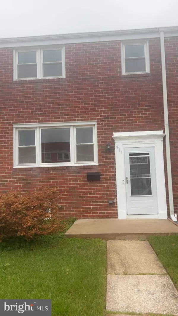 911 CIRCLE DR, Baltimore, MD 21227