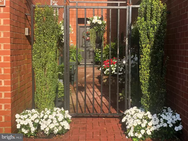 10 MALIBU CT, Towson, MD 21204