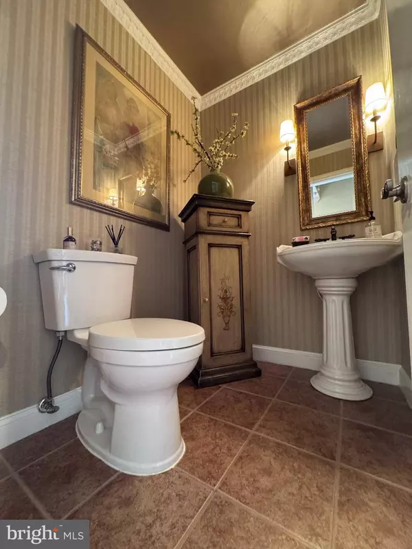 10 MALIBU CT, Towson, MD 21204