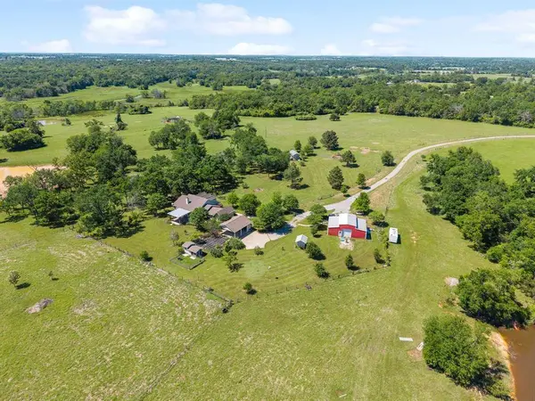 3608 County Road 426, Marquez, TX 77865