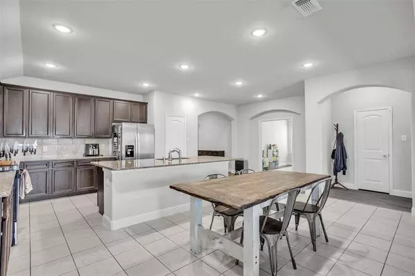 1211 Erika Lane, Forney, TX 75126