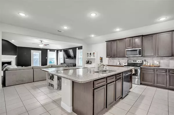 1211 Erika Lane, Forney, TX 75126