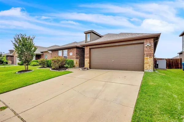 1211 Erika Lane, Forney, TX 75126