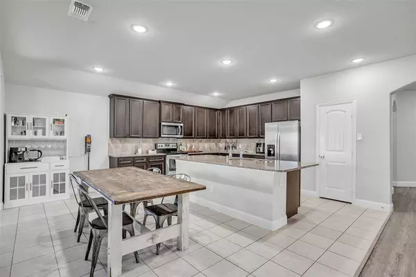 1211 Erika Lane, Forney, TX 75126