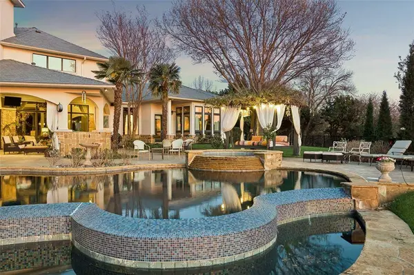 707 Oakhill Lane, Cedar Hill, TX 75104