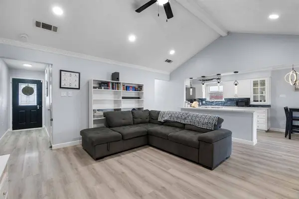 7629 Cedarhill Road, Watauga, TX 76148