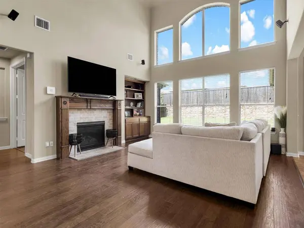214 Crestbrook Drive, Rockwall, TX 75087