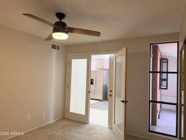 327 E HUNTINGTON Drive, Tempe, AZ 85282