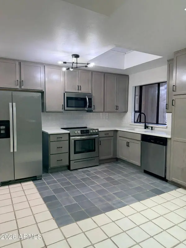 327 E HUNTINGTON Drive, Tempe, AZ 85282