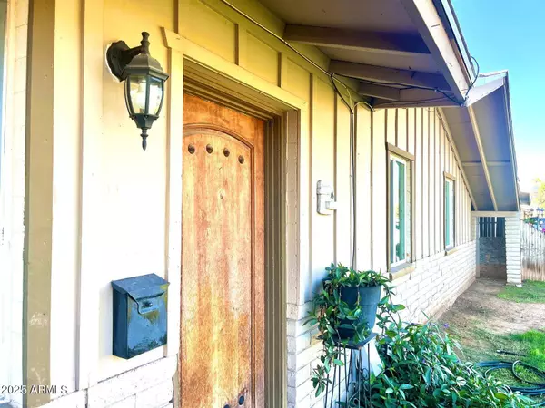 8733 W TURNEY Avenue, Phoenix, AZ 85037