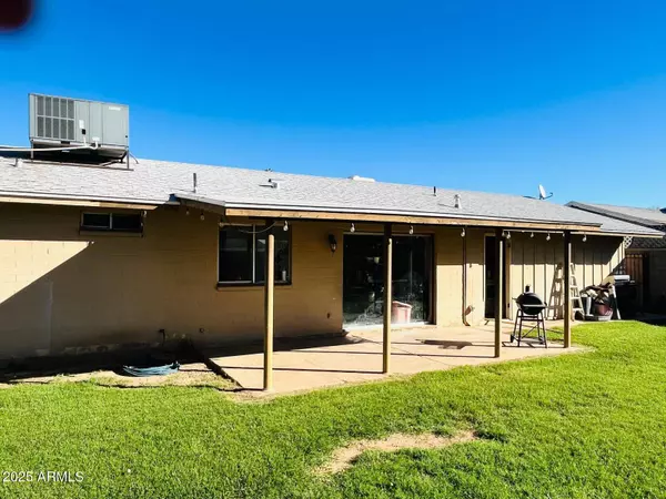 8733 W TURNEY Avenue, Phoenix, AZ 85037