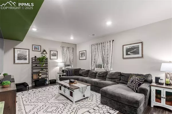 10 N Quantock ST, Aurora, CO 80018