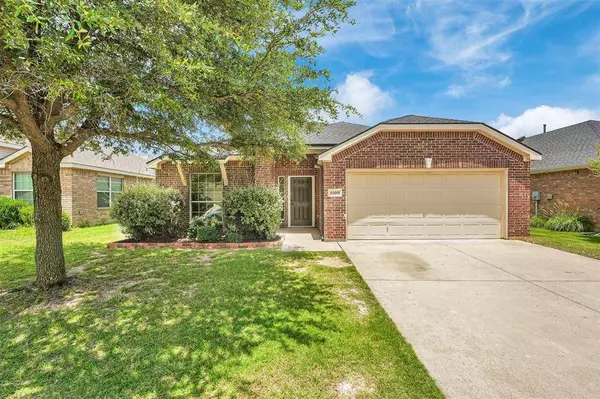 8109 Tierra Del Sol Road, Arlington, TX 76002