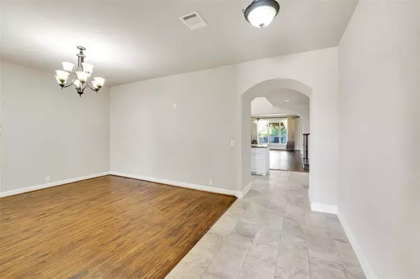 7415 Volar Court, Grand Prairie, TX 75054