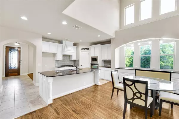 7415 Volar Court, Grand Prairie, TX 75054