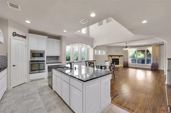 7415 Volar Court, Grand Prairie, TX 75054