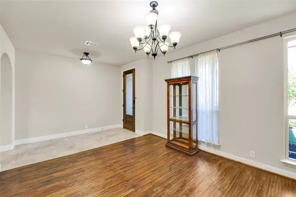 7415 Volar Court, Grand Prairie, TX 75054