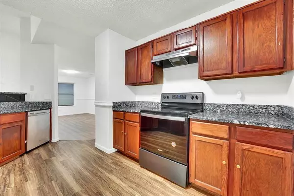 205 Valley Spring Drive, Arlington, TX 76018