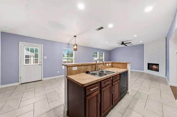 2008 Archer Drive, Grand Prairie, TX 75052