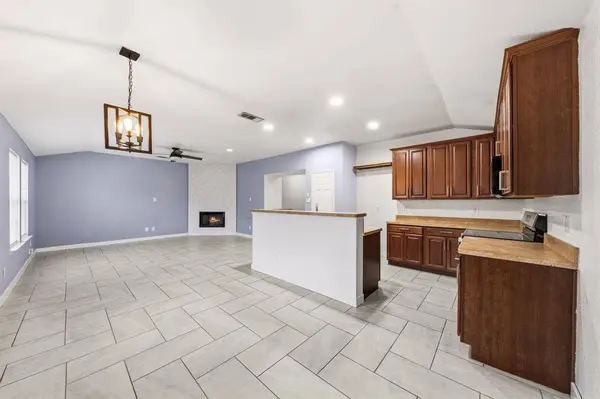 2008 Archer Drive, Grand Prairie, TX 75052