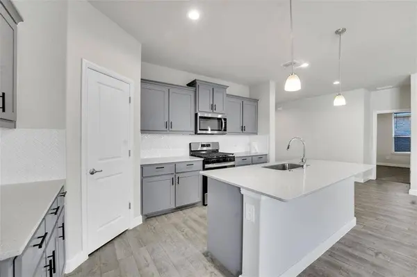 1012 Southwark Drive, Fort Worth, TX 76247