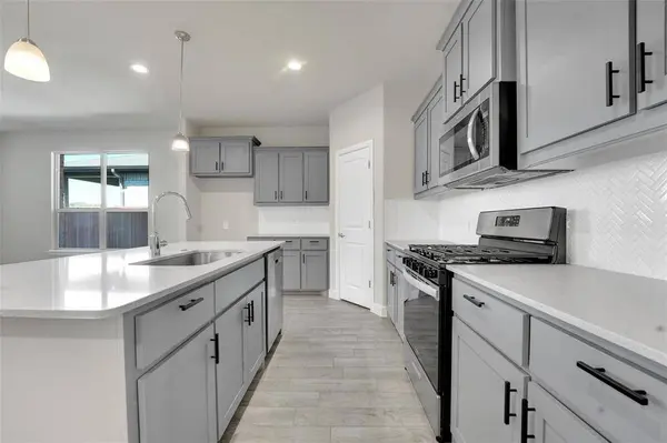 1012 Southwark Drive, Fort Worth, TX 76247