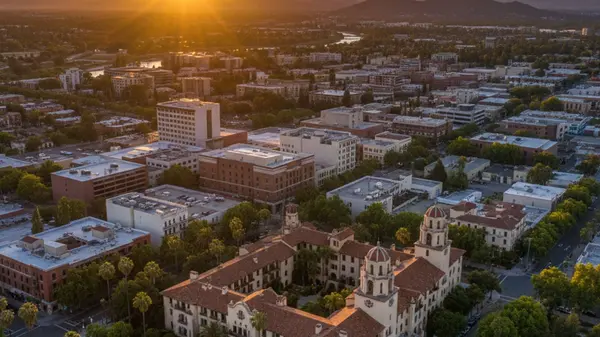 feature image of Riverside vs Fontana, CA: Inland Empire Relocation Guide