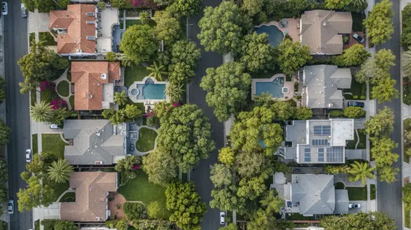 What Buyers and Sellers Should Know About Real Estate Commissions in Los Angeles, CA in 2026