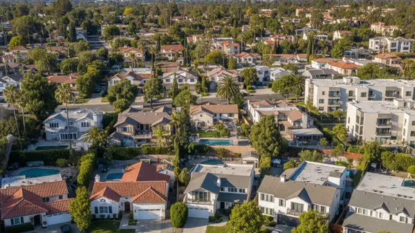 feature image of Understanding Property Valuation, Los Angeles, CA: What Buyers and Sellers Need to Know in 2026