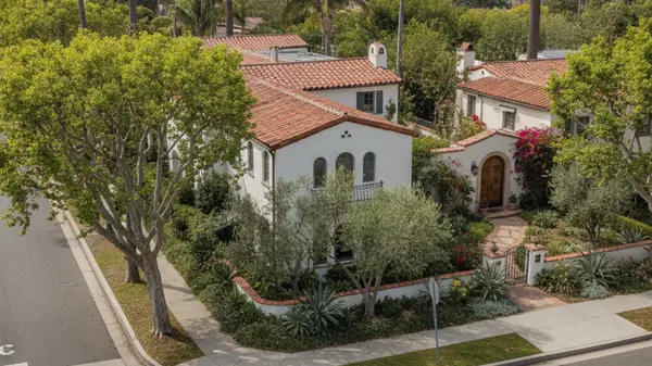 Comparing Real Estate in Newport Beach, CA and Laguna Beach, CA for 2026 Buyers