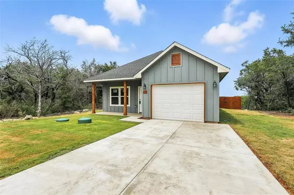 922 Scenic Drive, Granbury, TX 76048