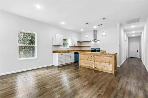 922 Scenic Drive, Granbury, TX 76048