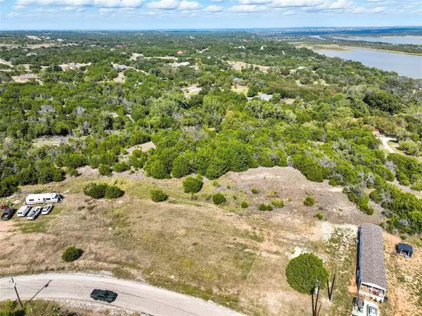 3102 Hilltop Court, Granbury, TX 76048