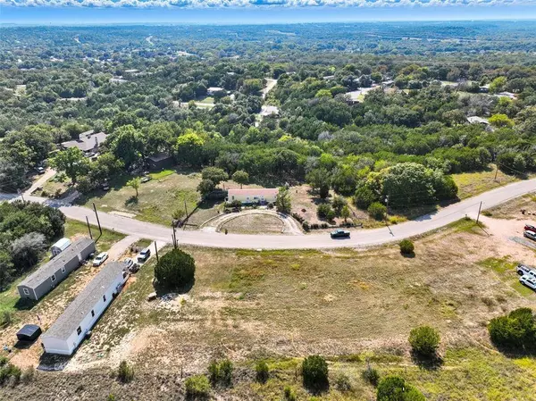 3102 Hilltop Court, Granbury, TX 76048