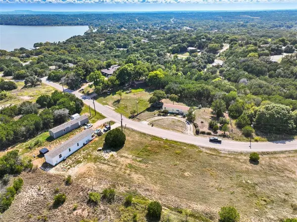 3102 Hilltop Court, Granbury, TX 76048