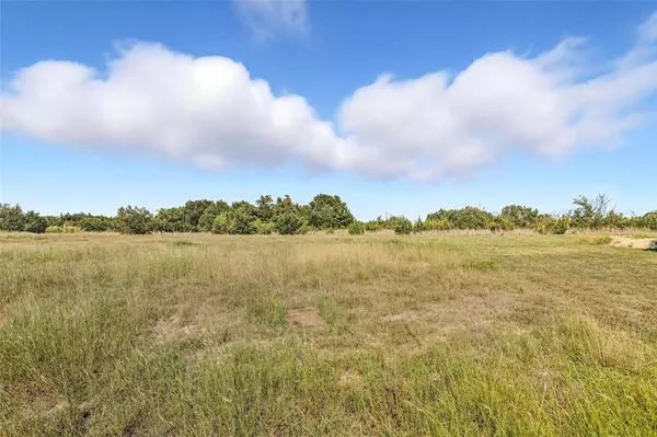 3102 Hilltop Court, Granbury, TX 76048