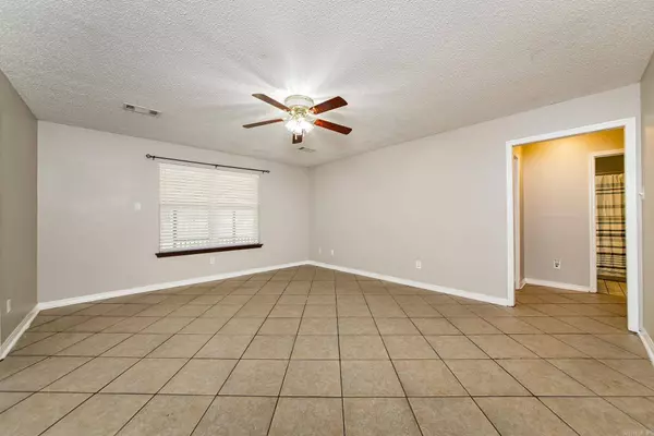 12 Knollwood, Cabot, AR 72023